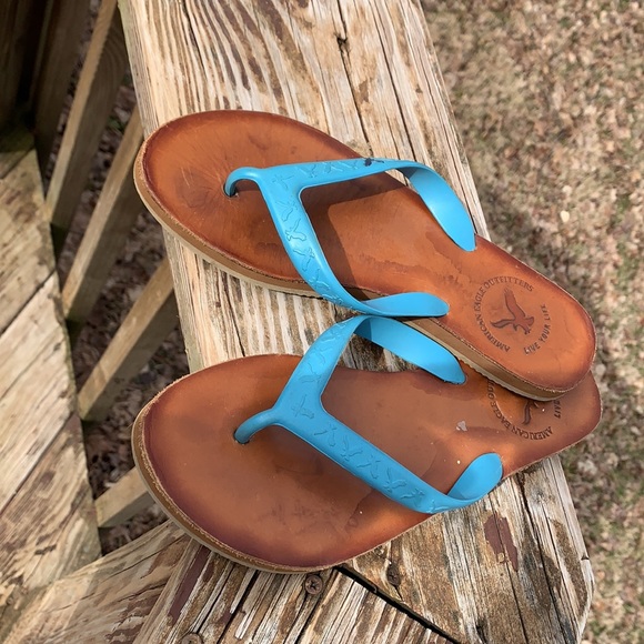 ✨ American Eagle ✨ Flip flops - Picture 2 of 5